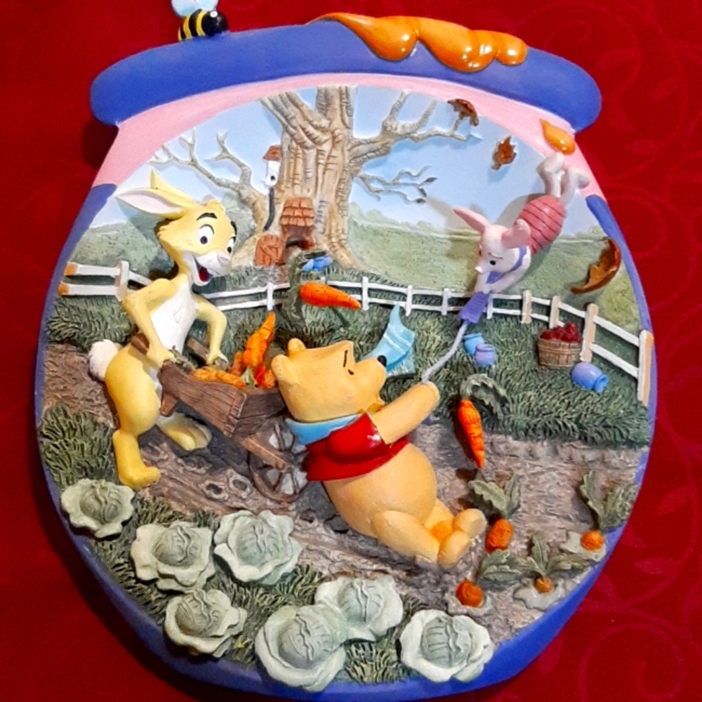 Bradford Exchange 3-D,  hangable, Pooh's Hunnypot Adventures "Happy Windsday"